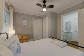 Lounge On Lincoln-Pet Friendly